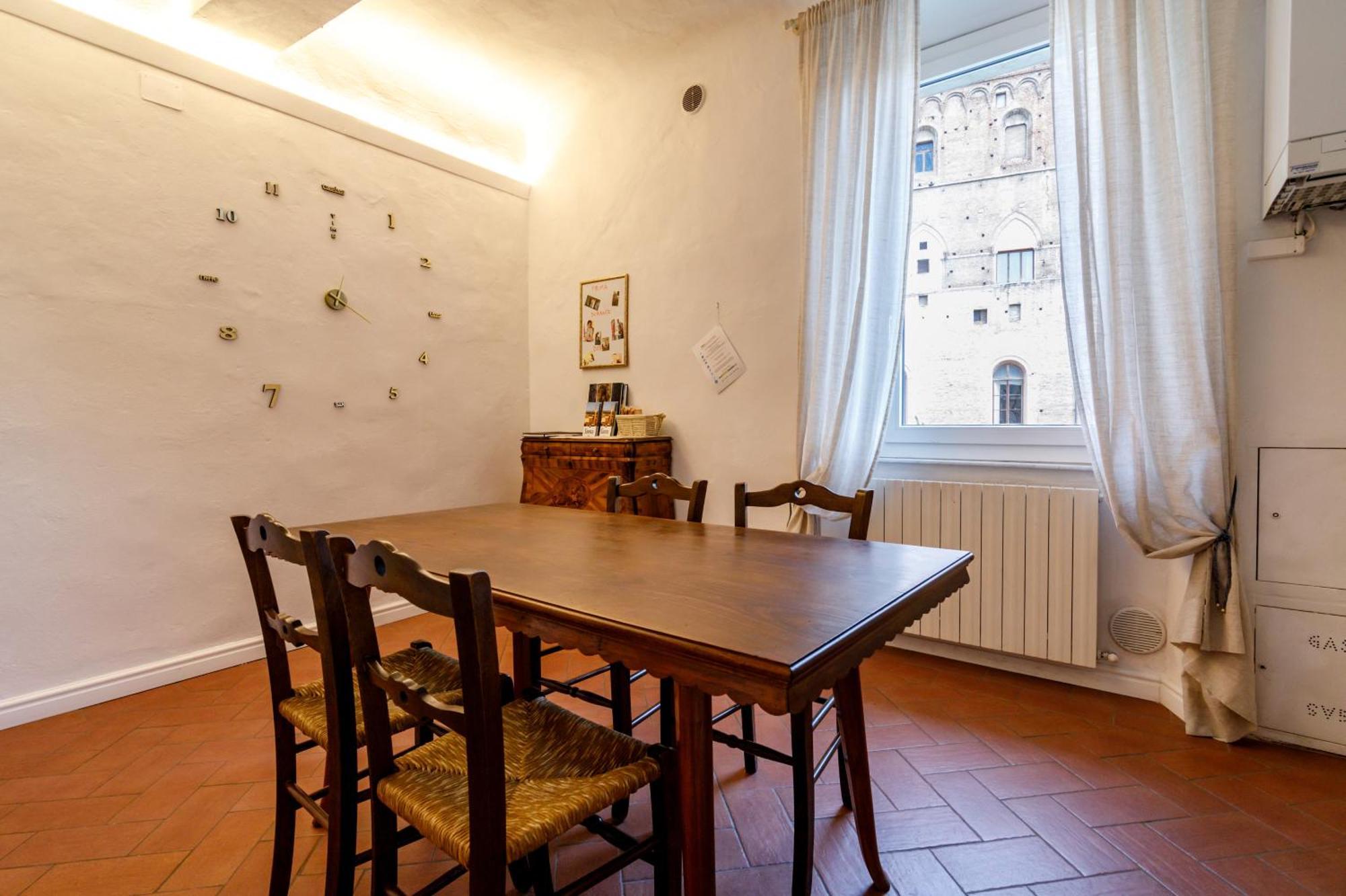 Charme Centro Storico Apartment Siena Exterior photo
