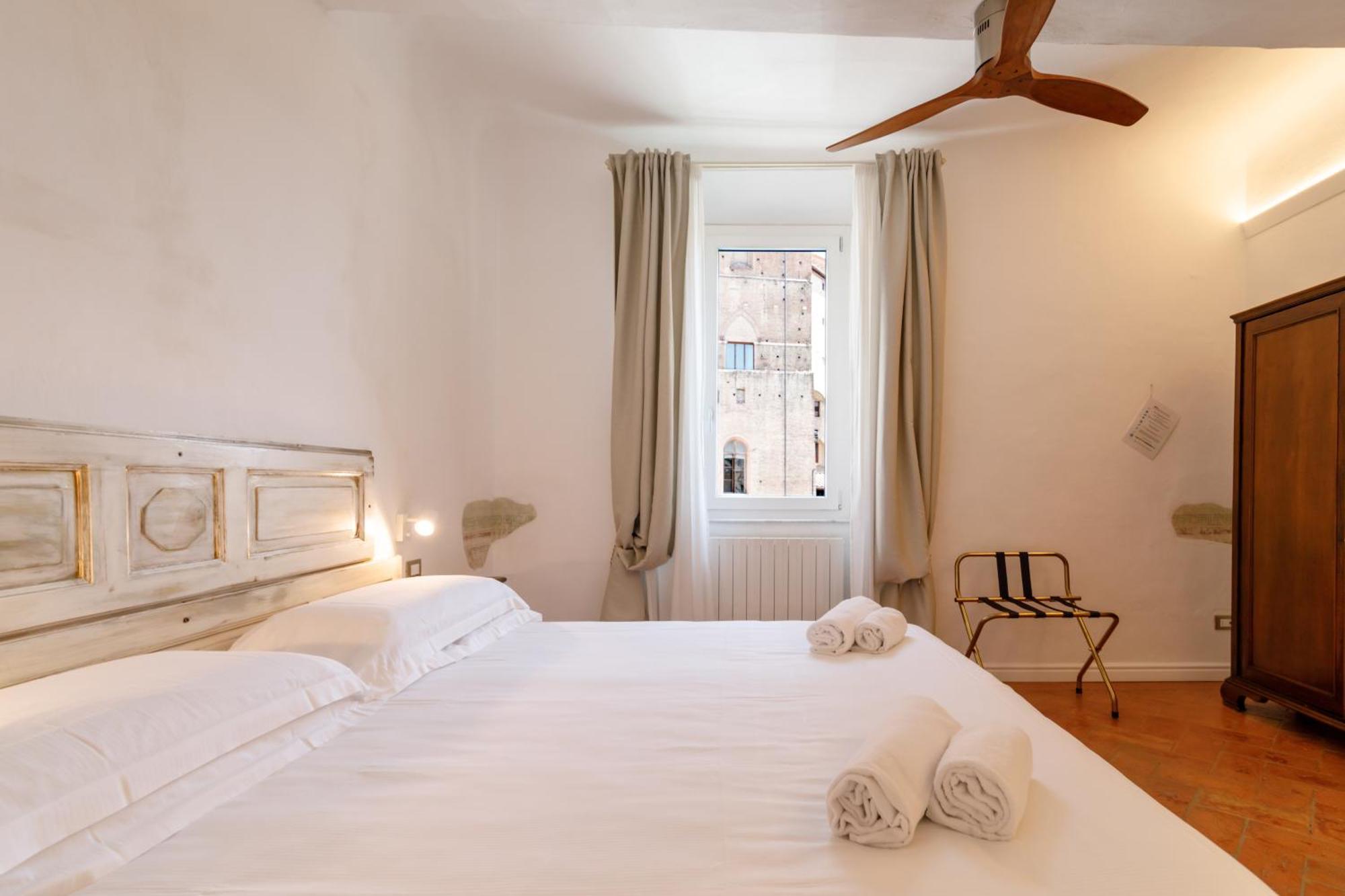 Charme Centro Storico Apartment Siena Exterior photo